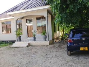 2bdrm Apartment in Leaders, Kiomoni for rent