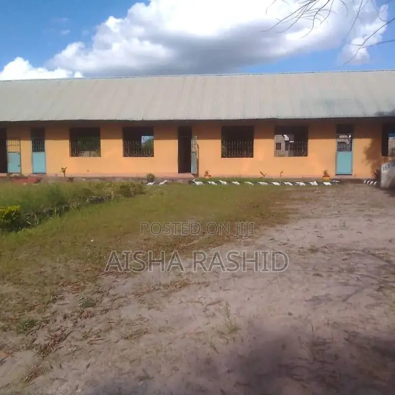 Shule Ya Msingi Inauzwa