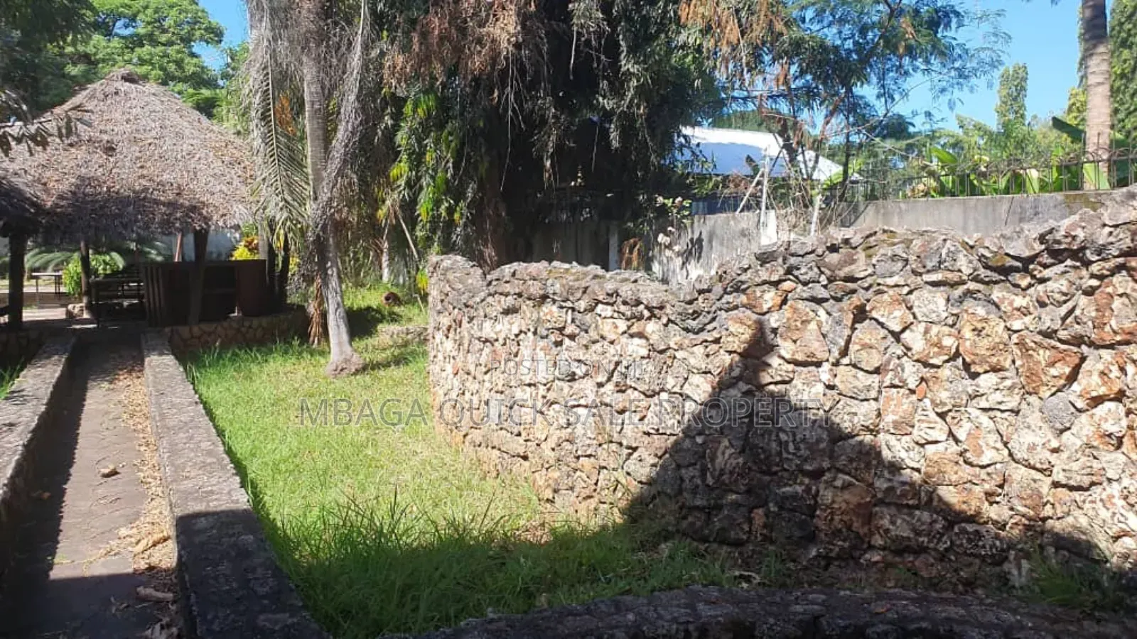 13bdrm House in Avocado, Mikocheni for rent