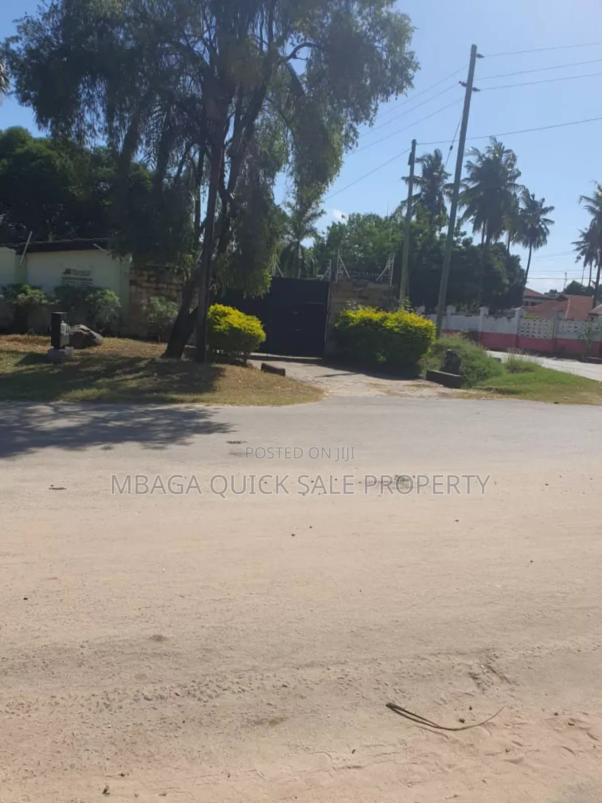 13bdrm House in Avocado, Mikocheni for rent