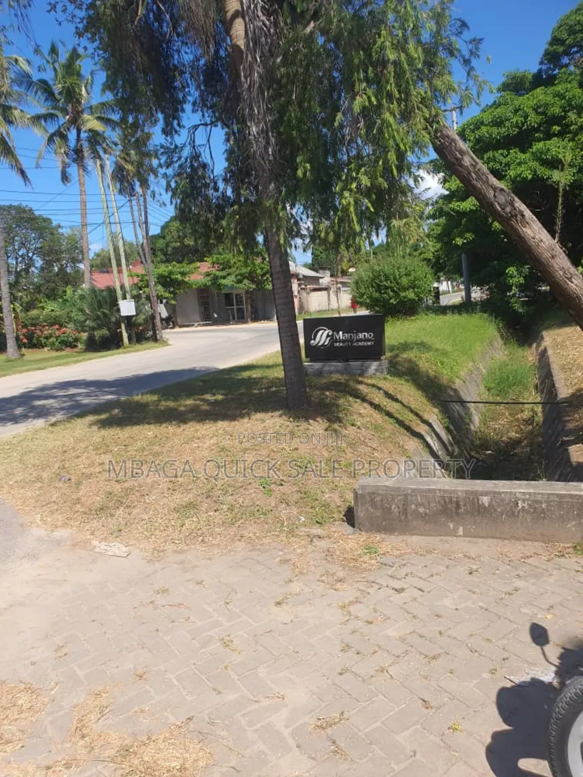 13bdrm House in Avocado, Mikocheni for rent