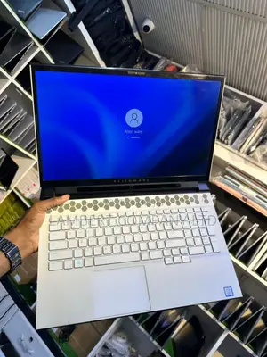 New Laptop Dell Allienware M18 R1 16GB Intel Core I7 SSD 1T