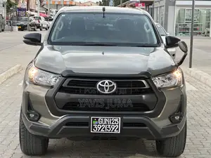 Toyota Hilux 2020 Gold