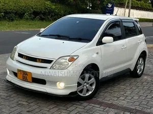 Toyota IST 2005 Off white