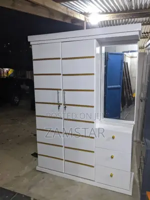 Kabati La Nguo Kioo Cha Kuslide