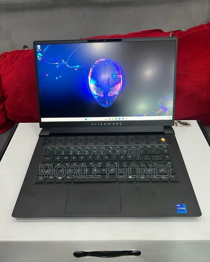 New Laptop Alienware M17x R2 32GB Intel Core i7 HDD+SSD 1T