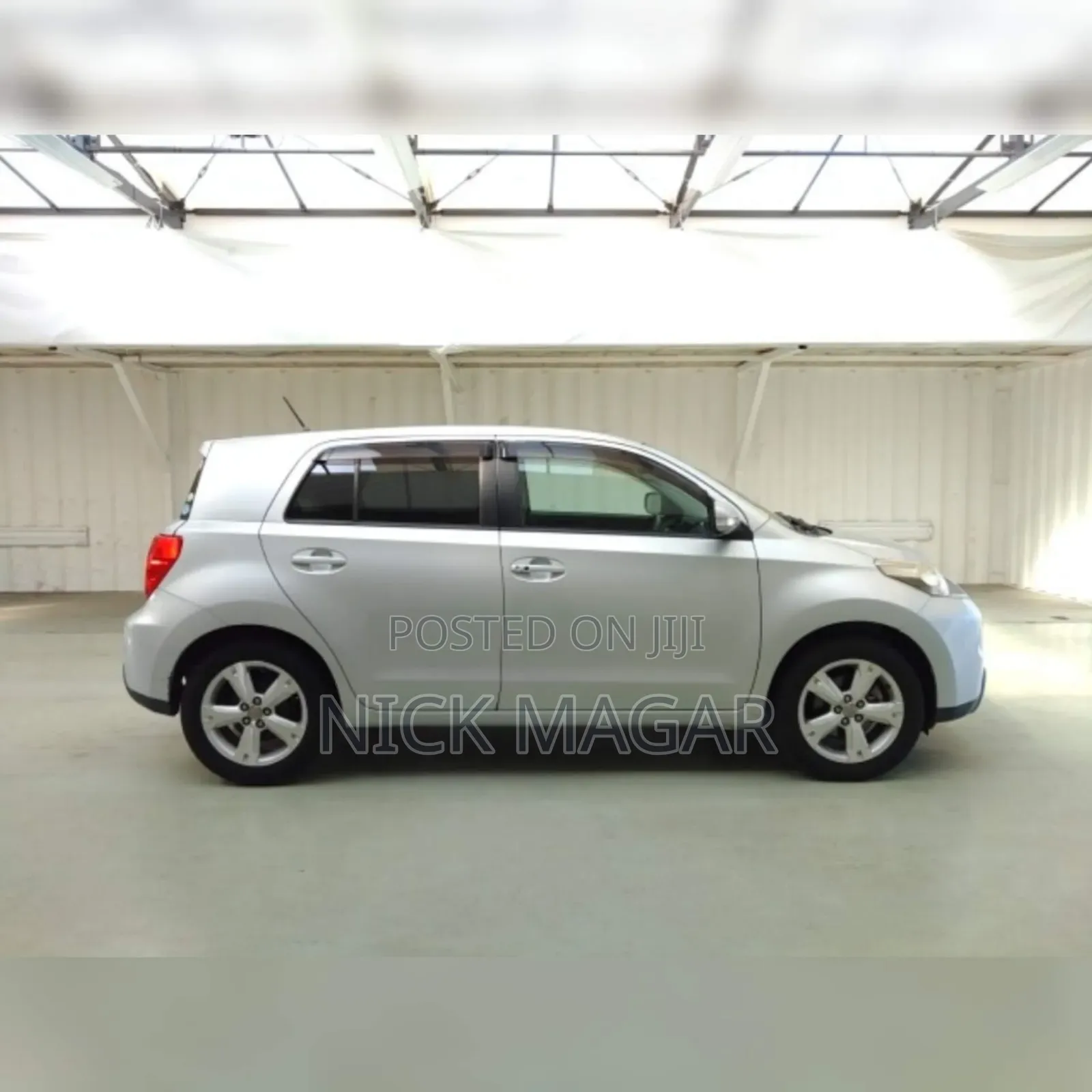 Toyota IST 2011 Silver