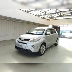 Toyota IST 2011 Silver