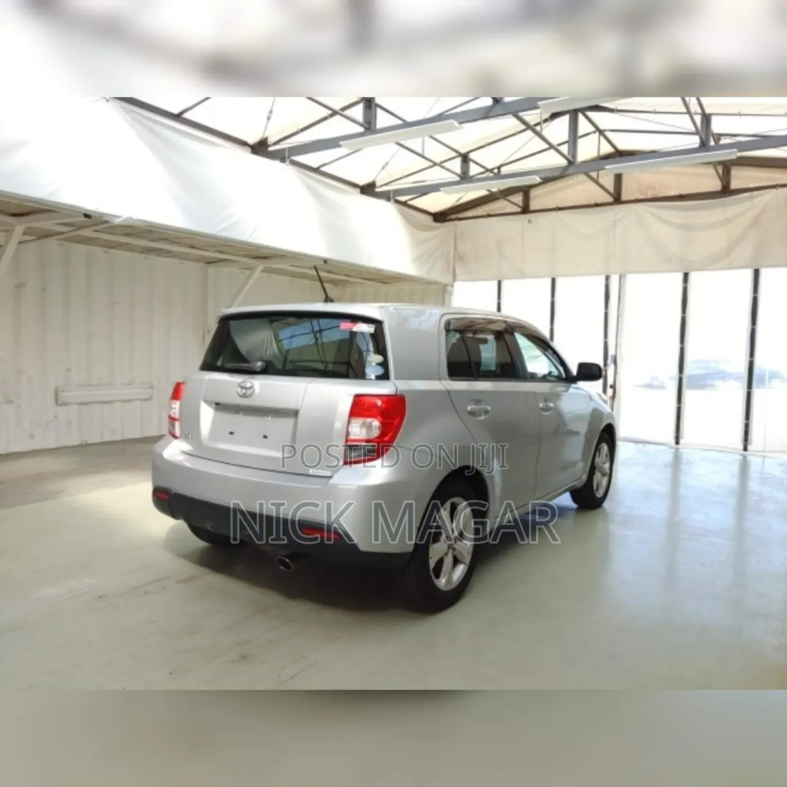 Toyota IST 2011 Silver