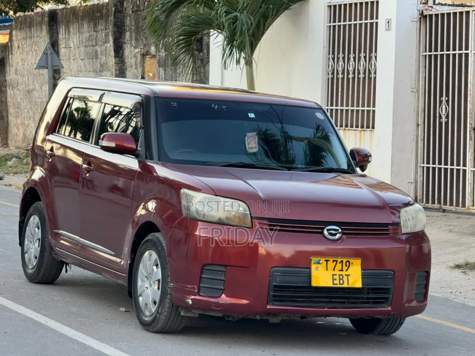 Toyota Corolla Rumion 2011 Red