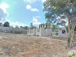 Kiwanja Kizur Kwa Ajili Ya Makazi