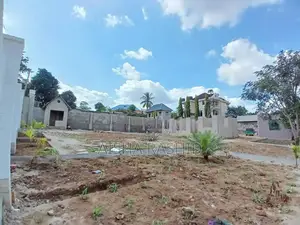 Kiwanja Kizur Kwa Ajili Ya Makazi