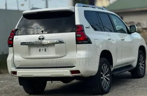 Toyota Land Cruiser Prado 2022 White