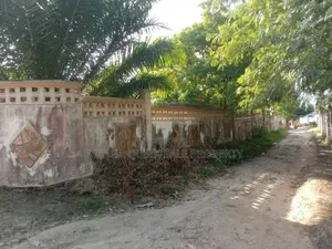 4bdrm House in 4 Bed Room House For for sale