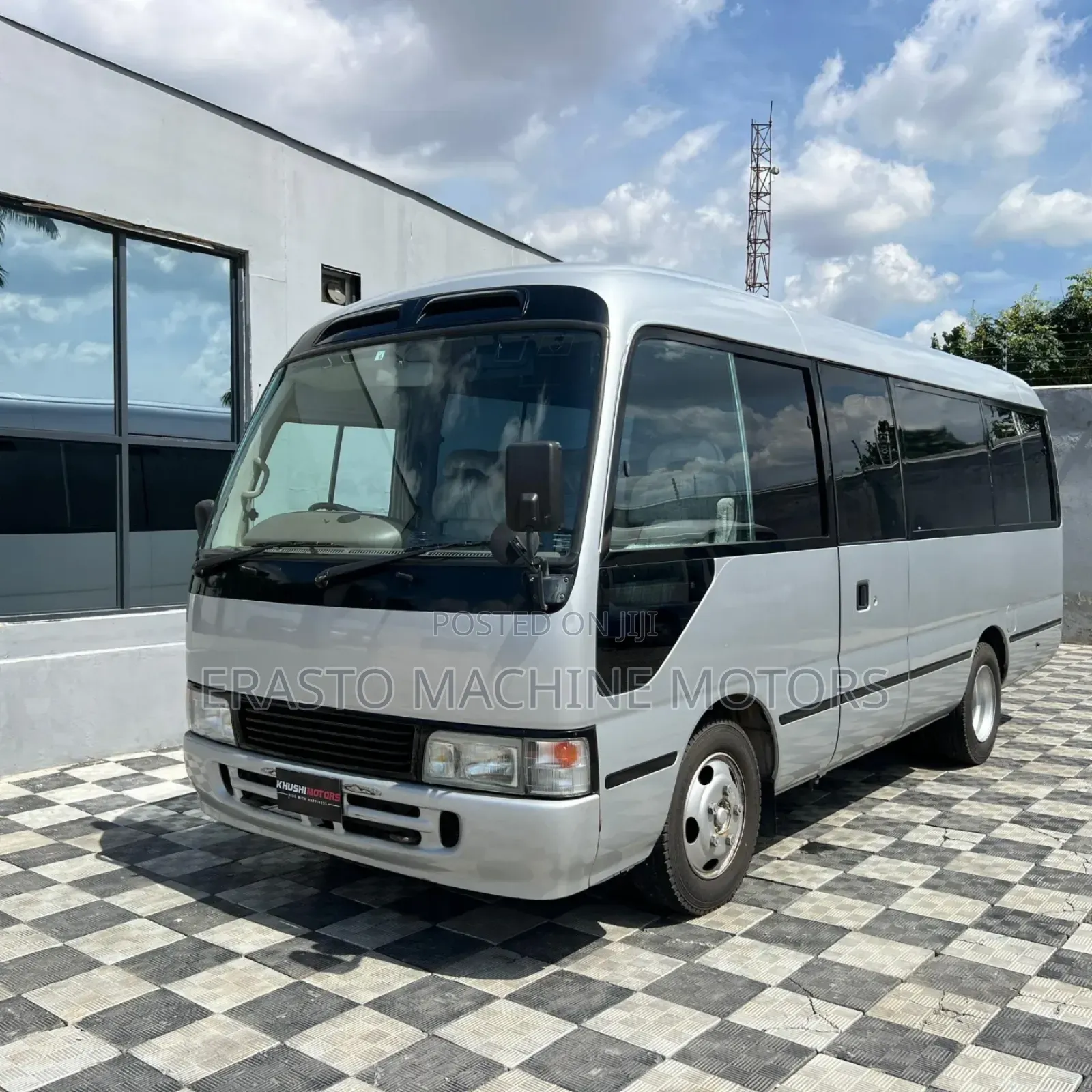 Toyota Coaster 2002 Silver