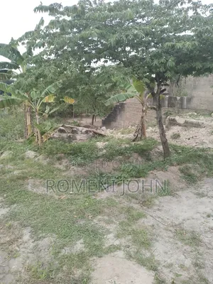 Kiwanja Sqmita 200 Kinauzwa Ml 3.5 Ukonga Bombambili.
