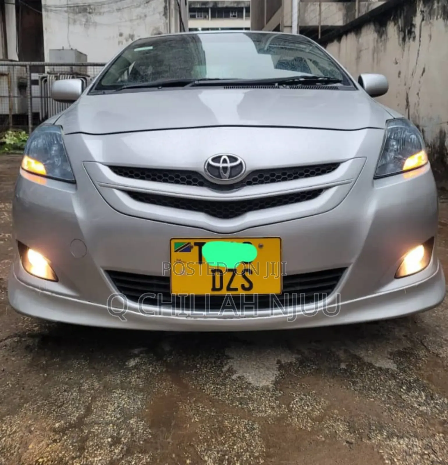 Toyota Belta 2013 Silver