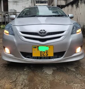 Toyota Belta 2013 Silver