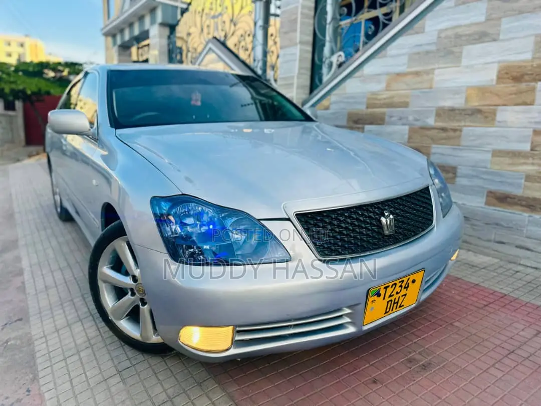 Toyota Crown 2004 Silver