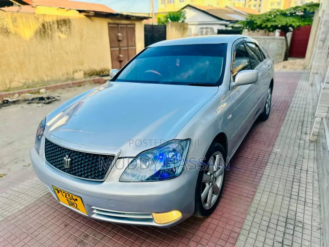 Toyota Crown 2004 Silver