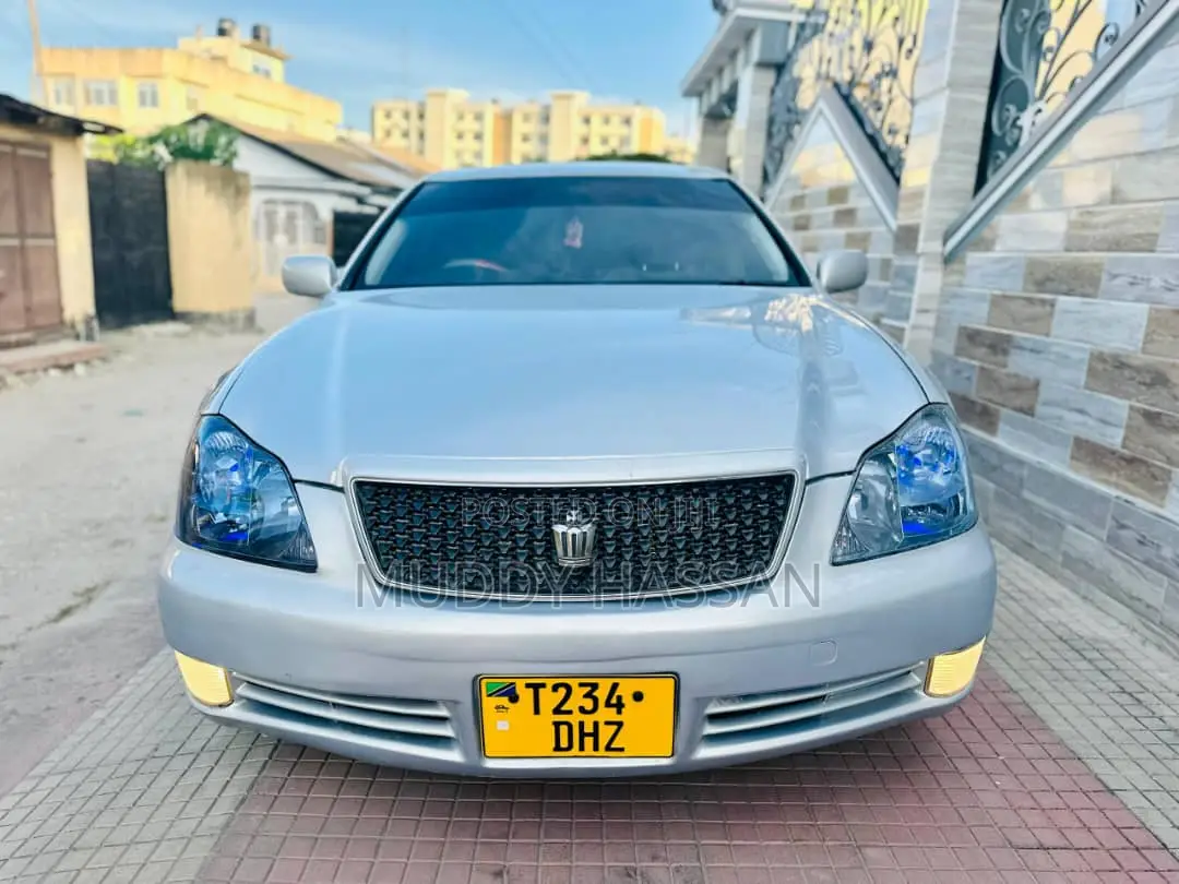 Toyota Crown 2004 Silver