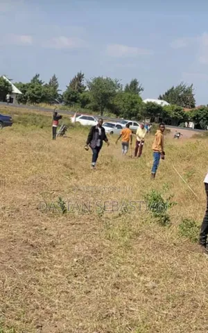 Boma Ng'ombe Near Kia Viwanja Lami Kabisa