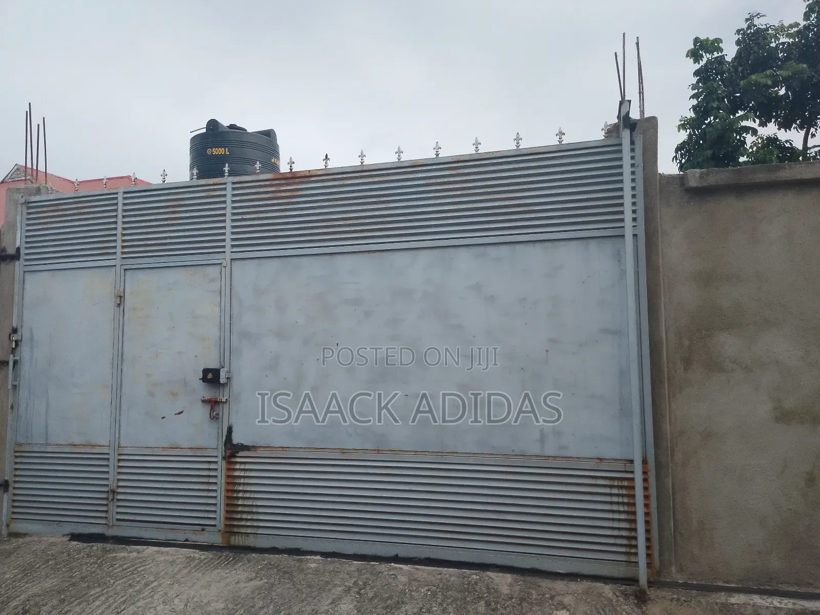 3bdrm Bungalow in 3 Bedroom House For, Kitunda for rent
