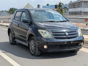 Toyota IST 2004 Matt Black