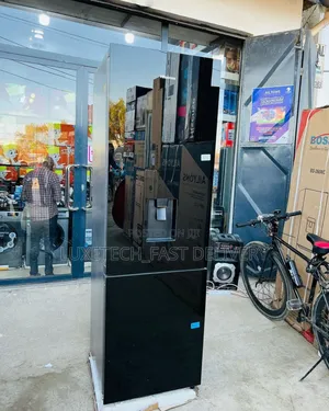 Hisense Refrigerator 270L Glass Doors Black