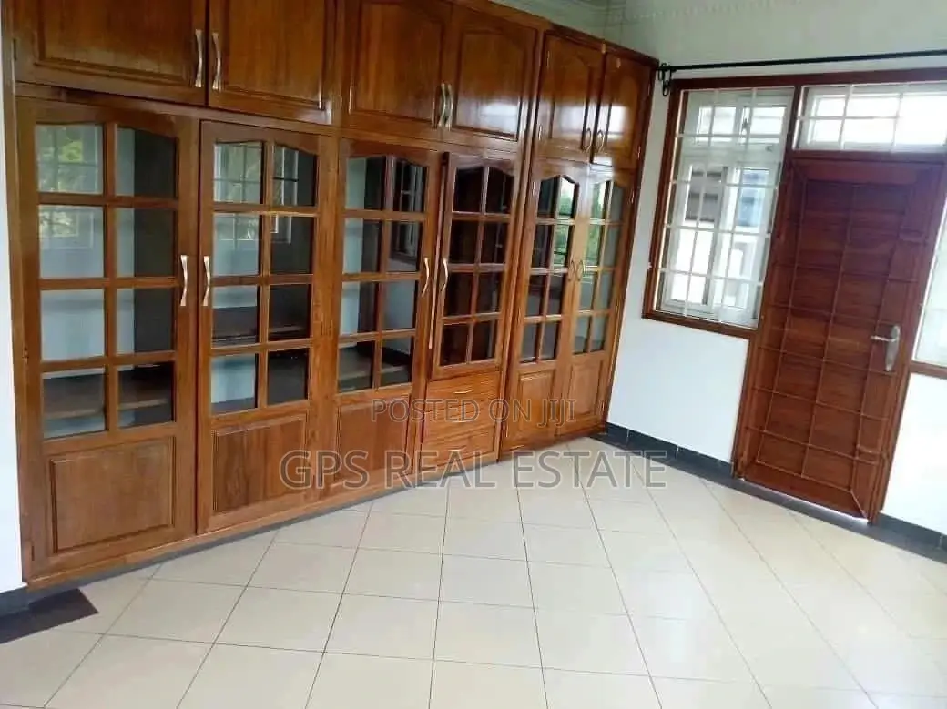 5bdrm House in Kinondoni for Rent