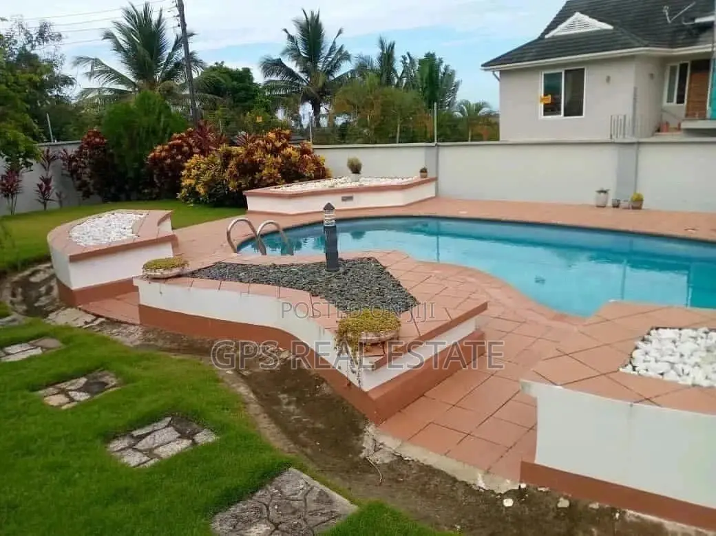 5bdrm House in Kinondoni for Rent