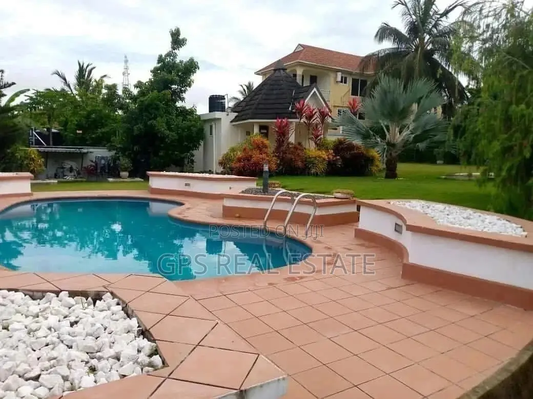5bdrm House in Kinondoni for Rent