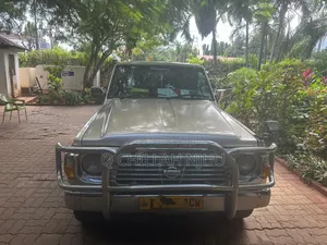 Nissan Patrol 2000 Silver