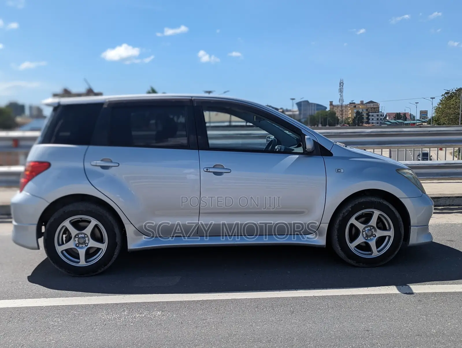 Toyota IST 2003 Silver