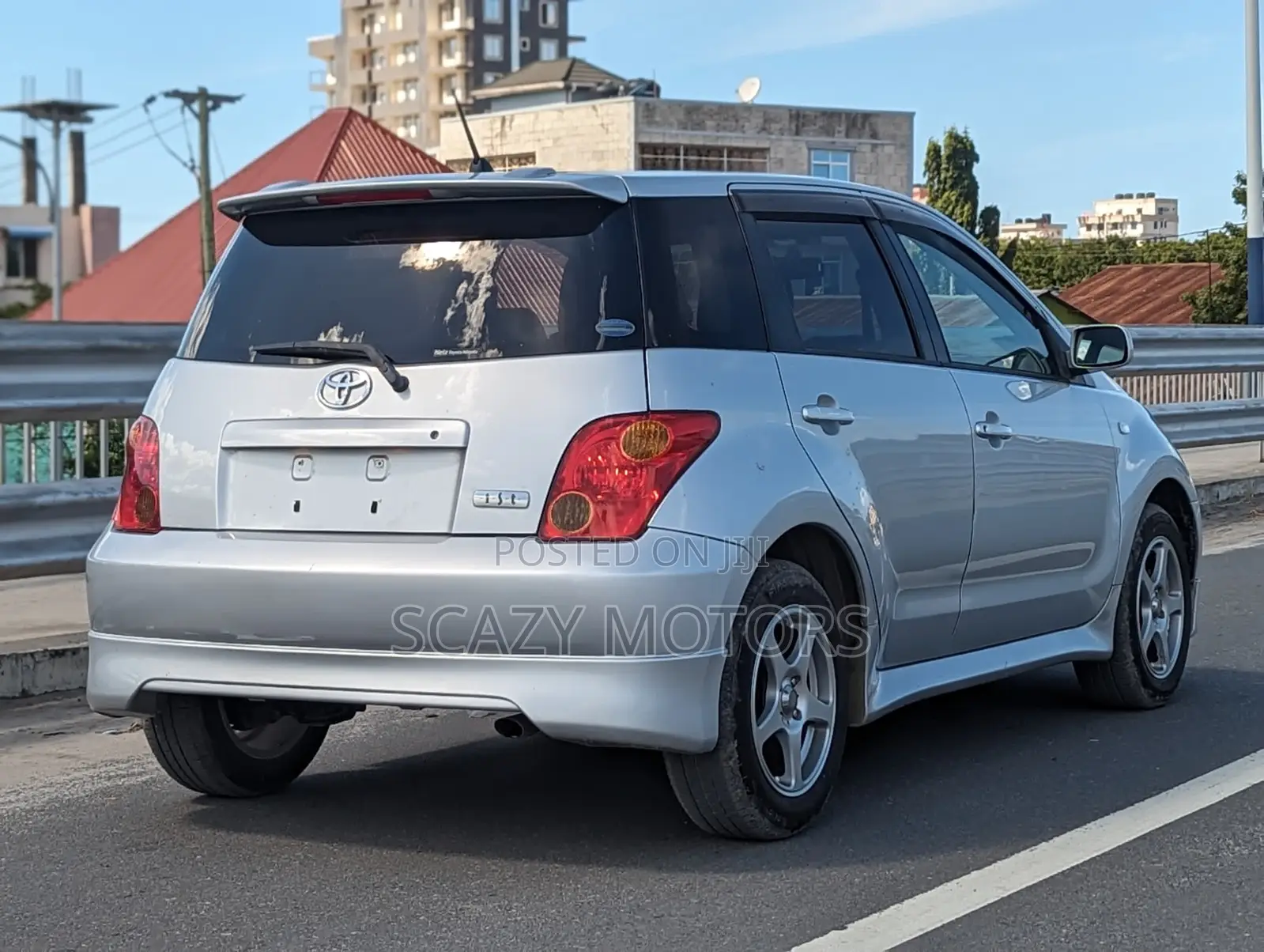 Toyota IST 2003 Silver
