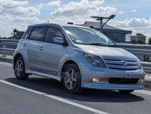 Toyota IST 2003 Silver