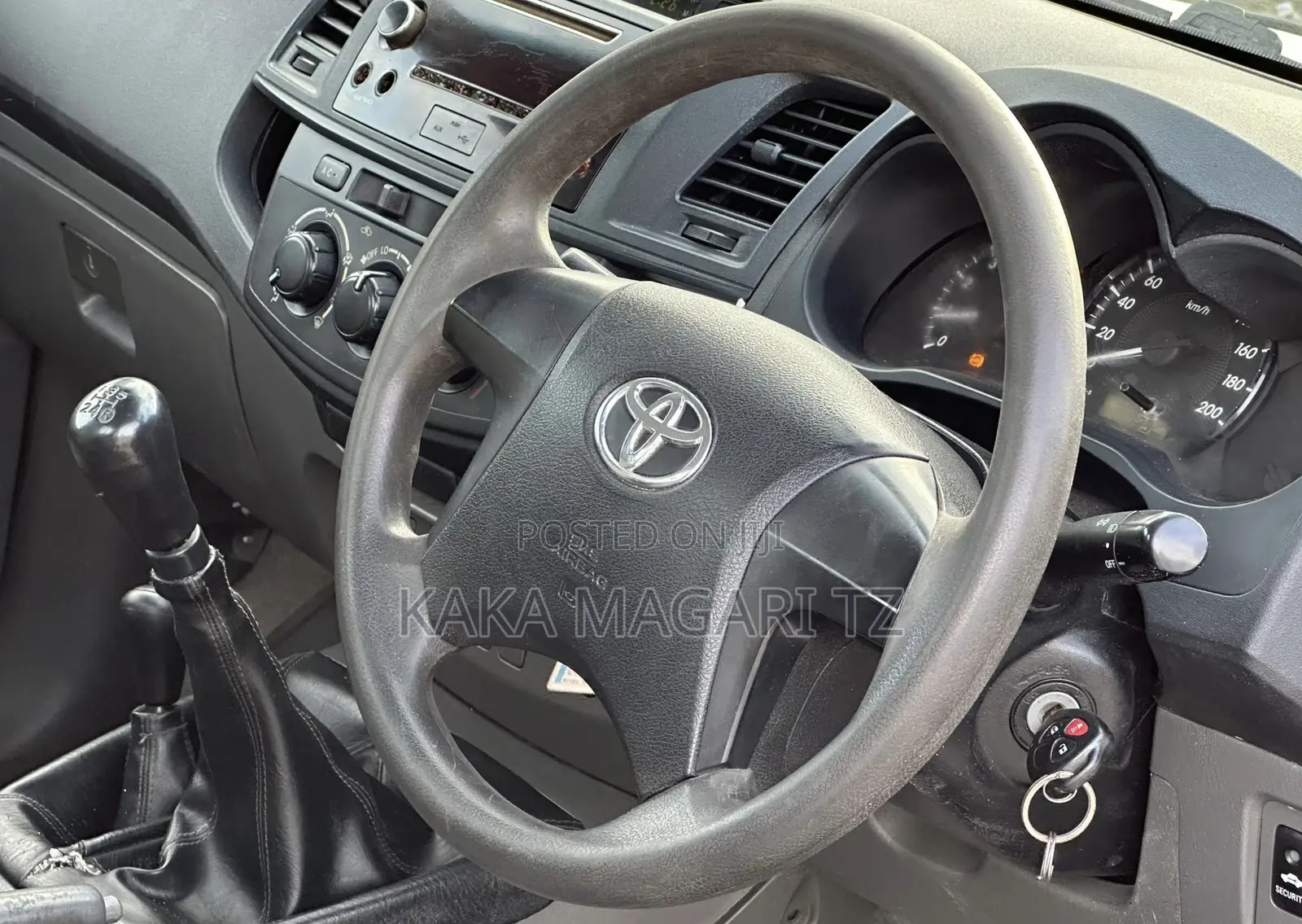 Toyota Hilux 2015 White