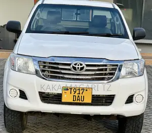 Toyota Hilux 2015 White