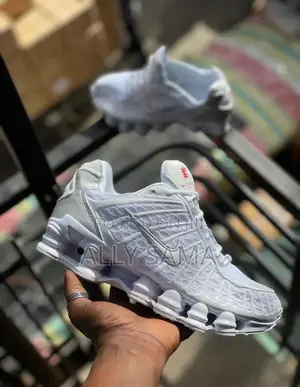 Mens Sneakers NIKE Shox Original