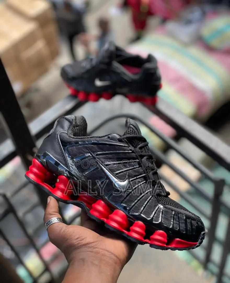 Mens Sneakers NIKE Shox Original