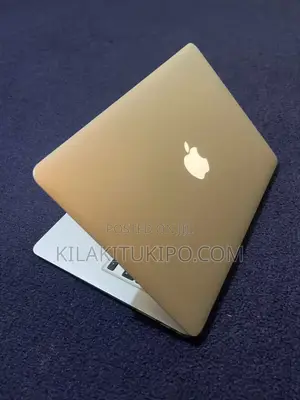 Laptop Apple MacBook Air 4GB Intel Core I7 SSHD (Hybrid) 256GB