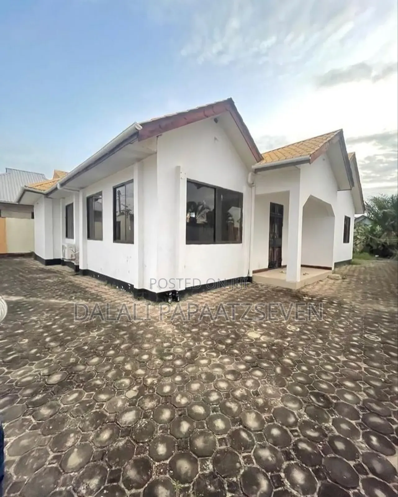 3bdrm House in Dalalipapaatzseven, Kinondoni for rent