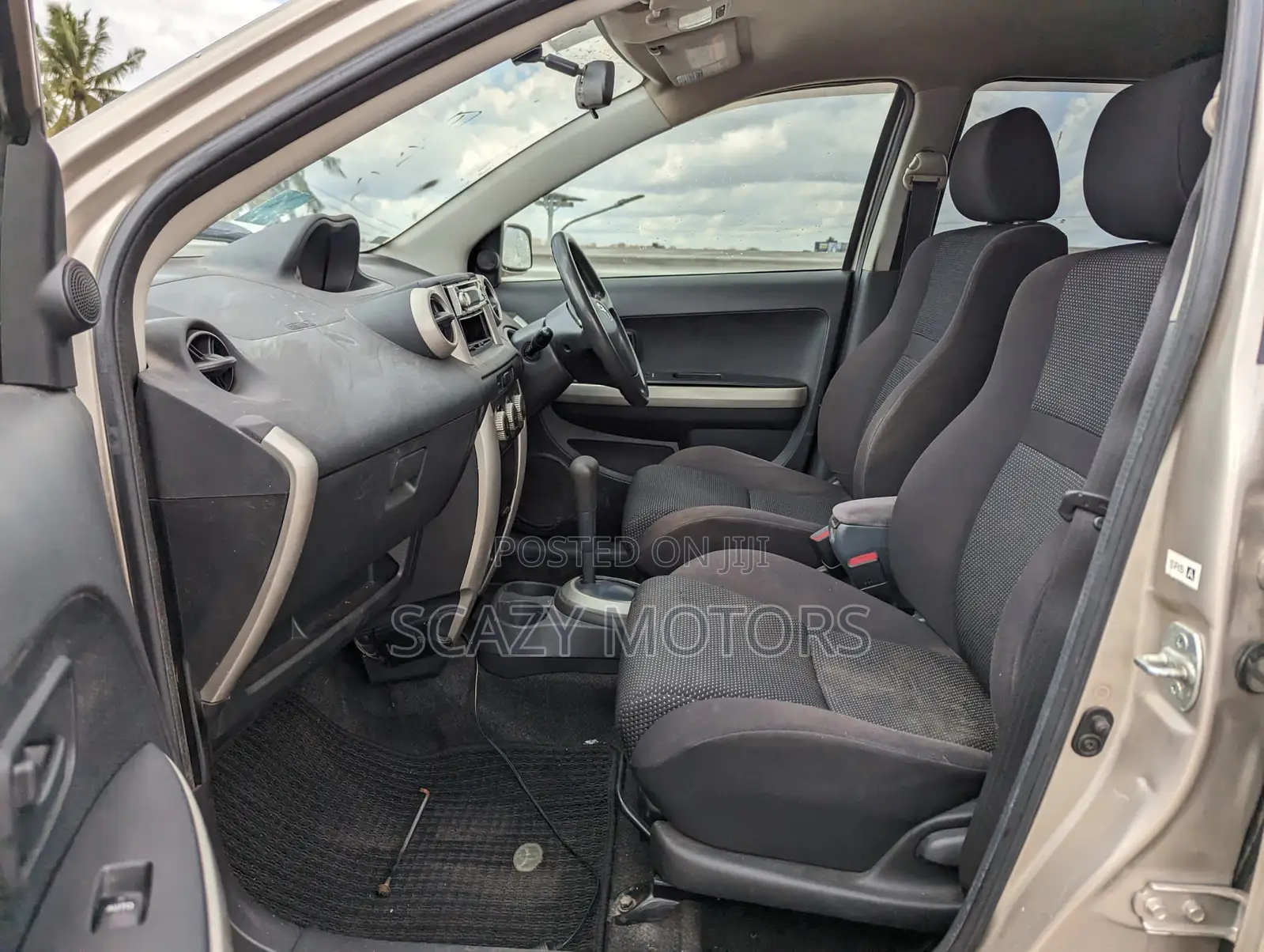 Toyota IST 2003 Gold