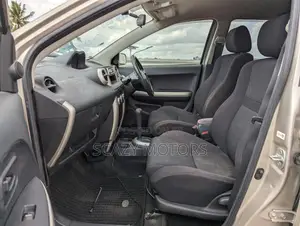 Toyota IST 2003 Gold