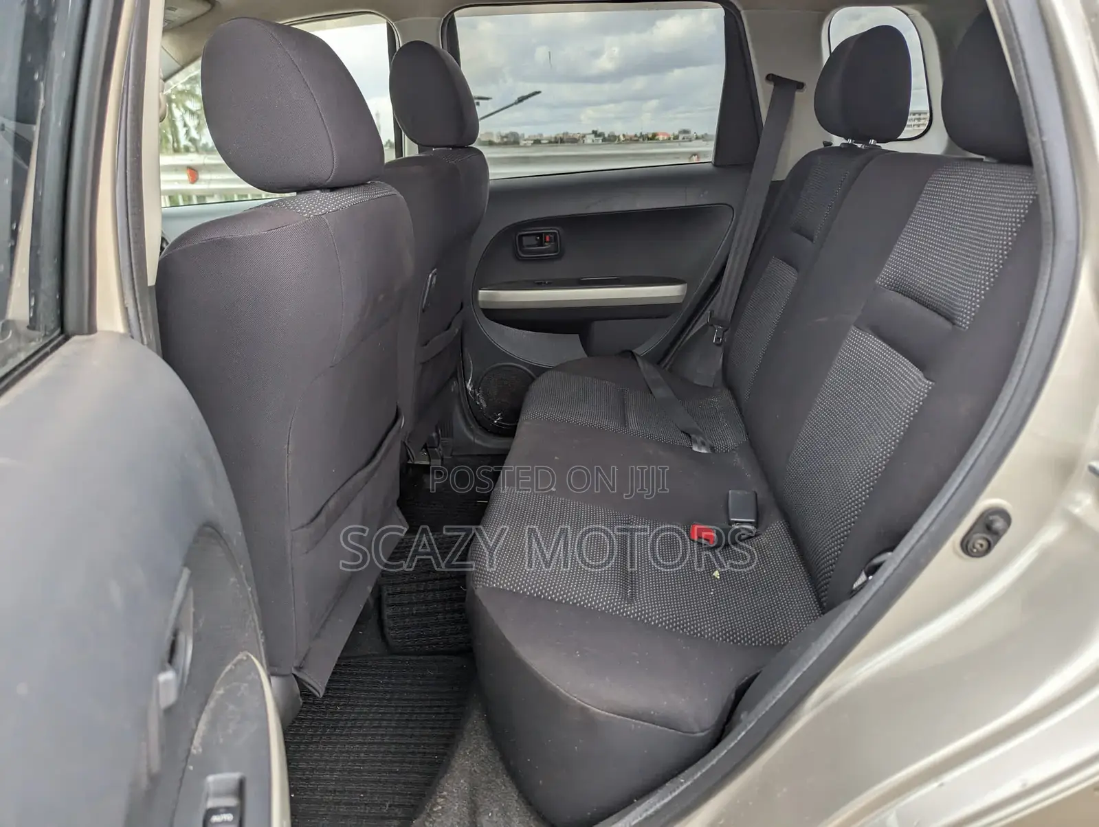 Toyota IST 2003 Gold