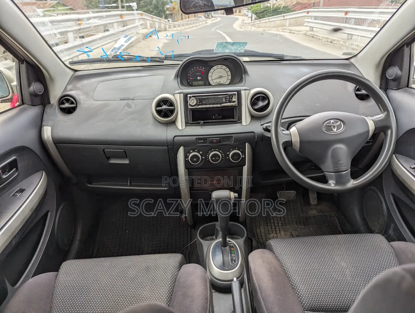 Toyota IST 2003 Gold