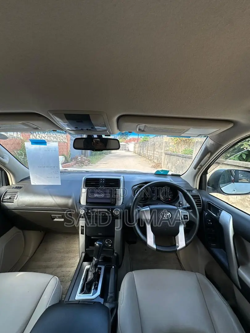Toyota Land Cruiser Prado 2.7 i 2012 Pearl