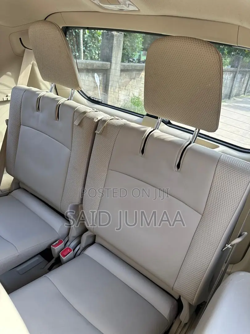 Toyota Land Cruiser Prado 2.7 i 2012 Pearl