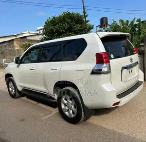 Toyota Land Cruiser Prado 2.7 i 2012 Pearl