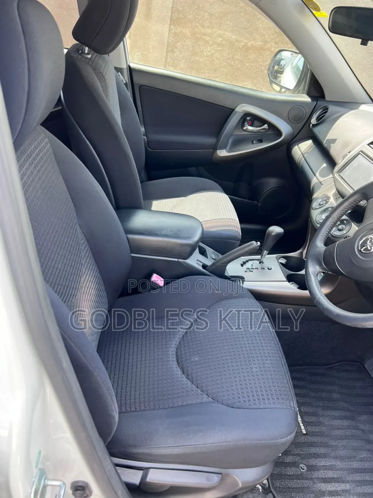 Toyota Vanguard 2009 White